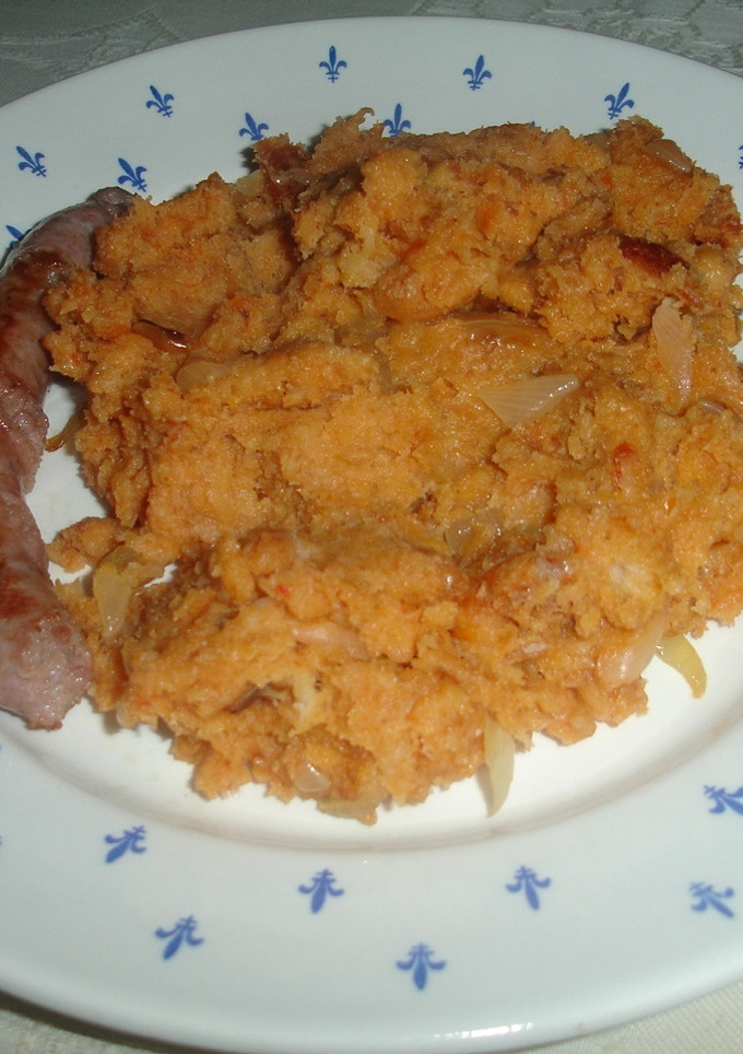 Una foto de Migas con longanizas blancas