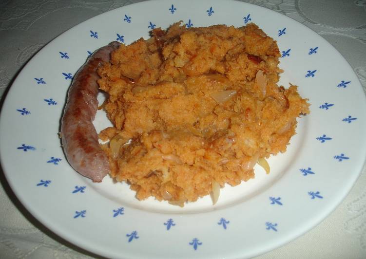 Migas con longanizas blancas