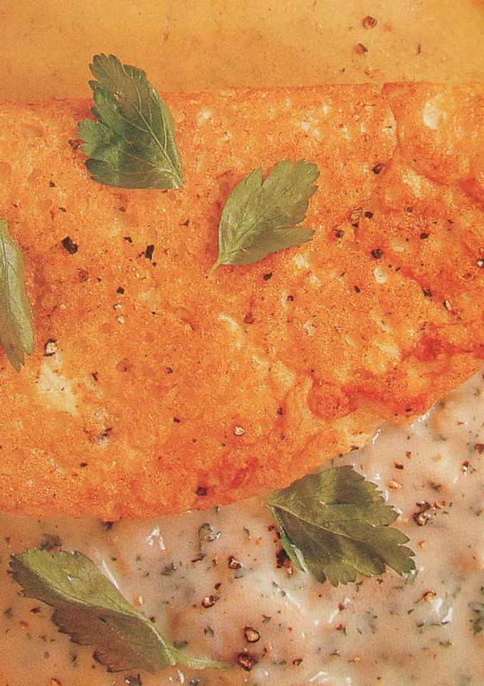 Una foto de Omelette rellena de champiñones en salsa