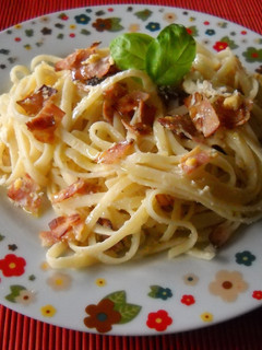 Una foto de Tallarines a la carbonara