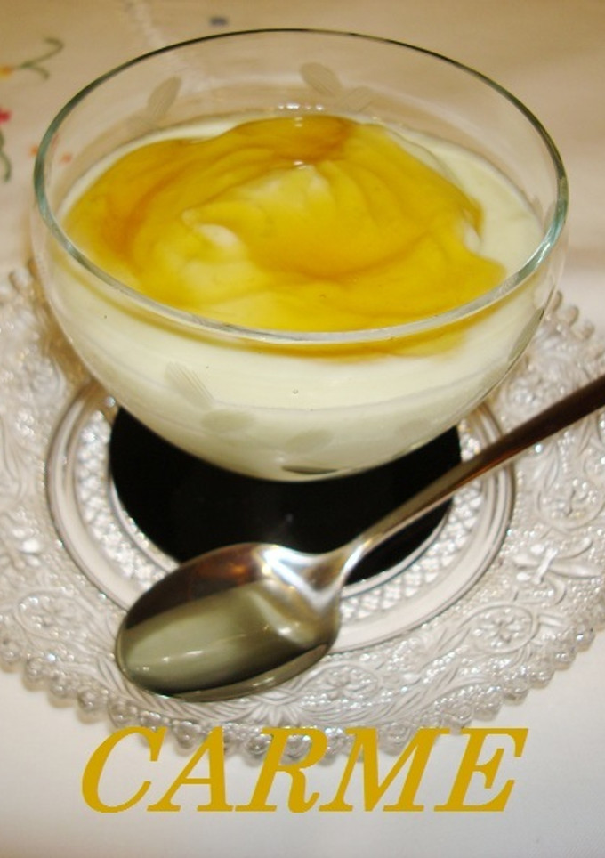 Una foto de Copa de aguacate, yogurt y miel