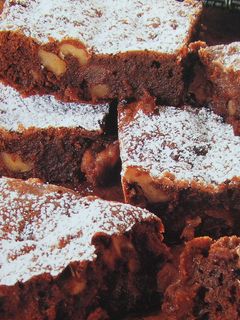 Una foto de Torta argentina de nuez y chocolate