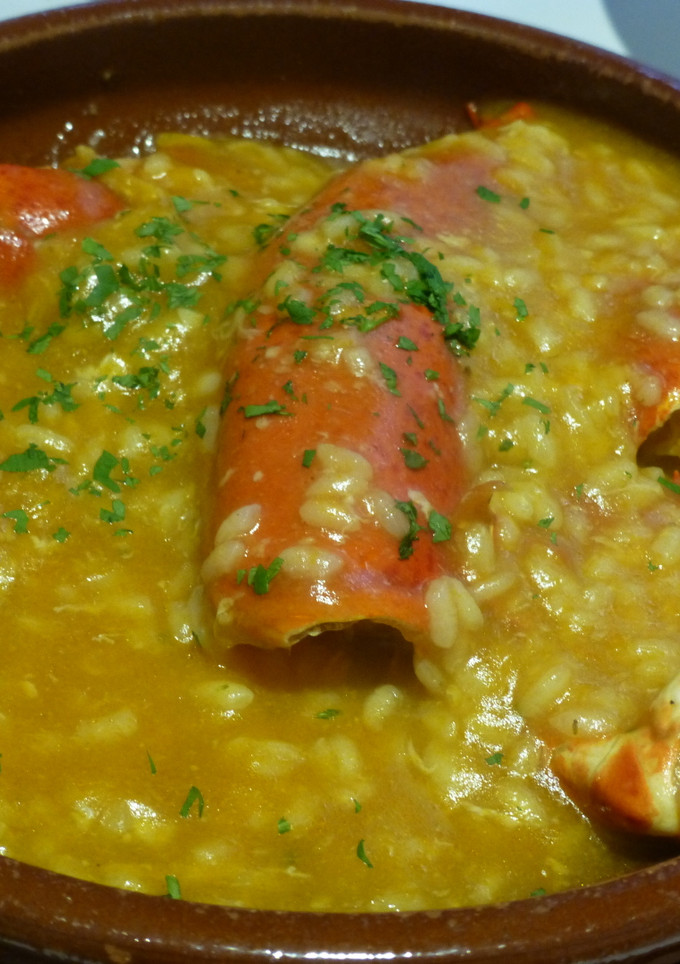 Una foto de Arroz de bogavante con gambas al azafrán