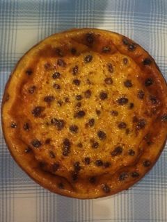 Una foto de Pastel de requesón con mermelada de pasas