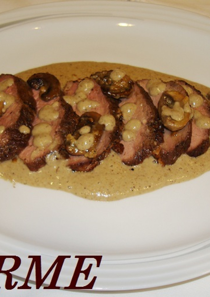 Una foto de Magret de pato con salsa de champiñones