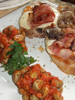 Una foto de Chuletas de cerdo con mozzarella