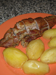 Una foto de Solomillo de cerdo con patatas al horno