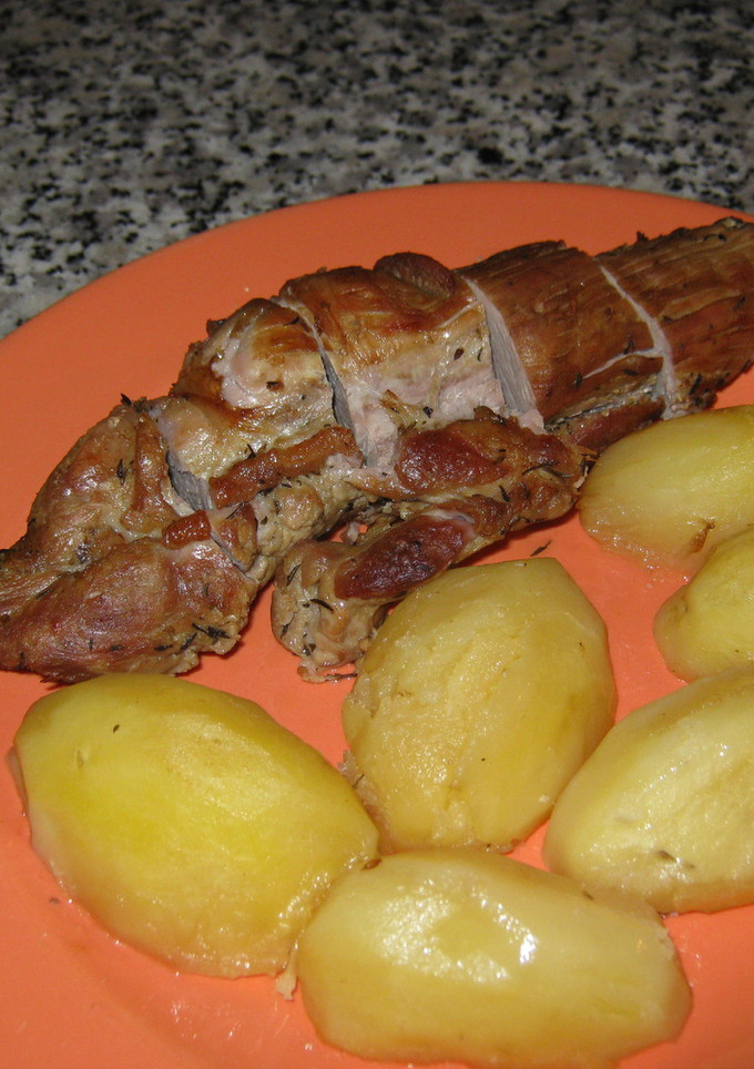 Una foto de Solomillo de cerdo con patatas al horno
