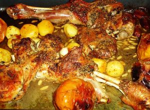 Foto principal de Paletilla de cordero lechal horno con manteca y romero