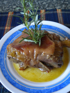 Una foto de Codillo al horno plato para navidad
