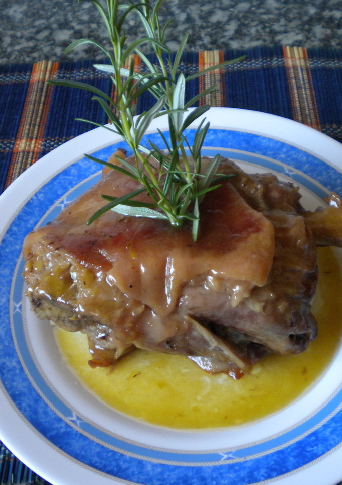 Una foto de Codillo al horno plato para navidad