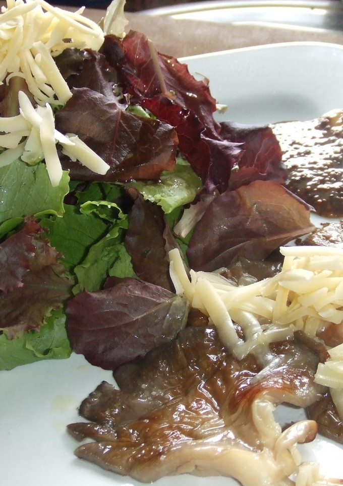 Una foto de Ensalada de setas con vinagreta de semillas