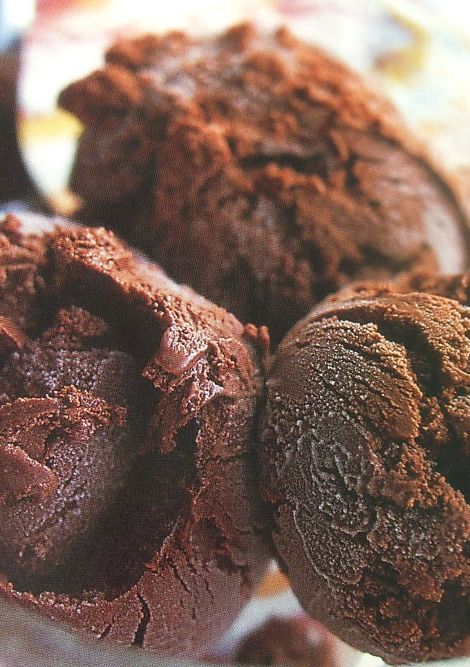 Una foto de Helado de chocolate con su licor