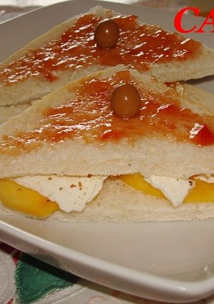 Una foto de Sandwiches de queso fresco