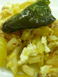 Una foto de Revuelto de bacalao y patatas fritas