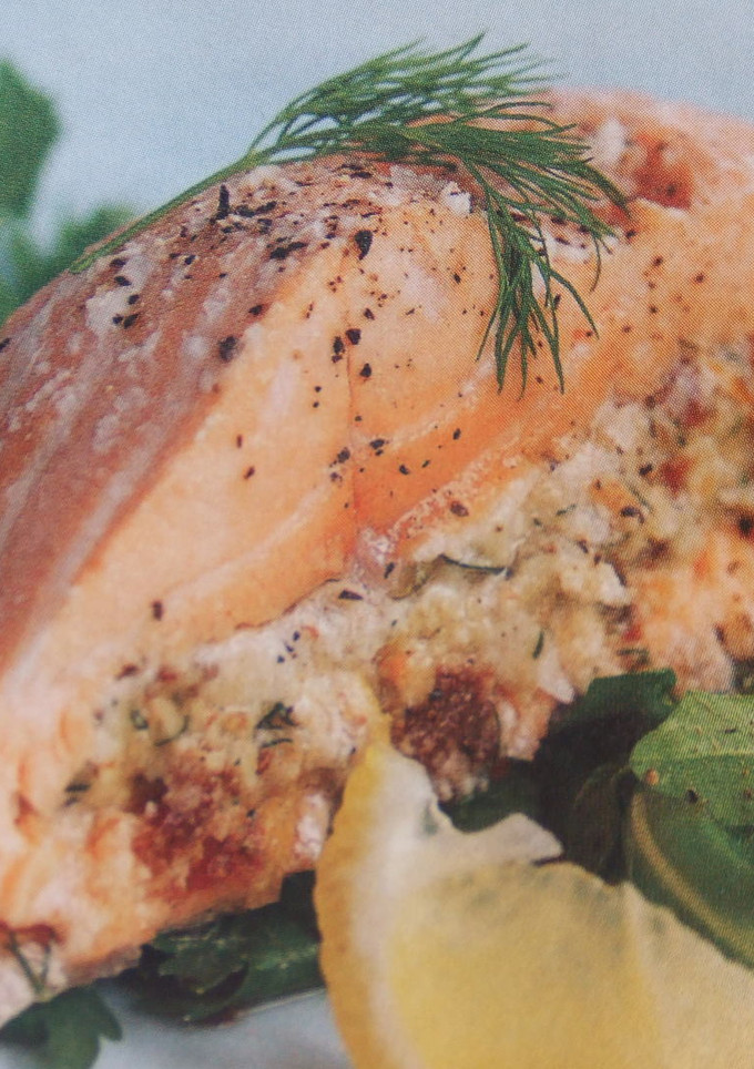 Una foto de Salmón relleno crujiente