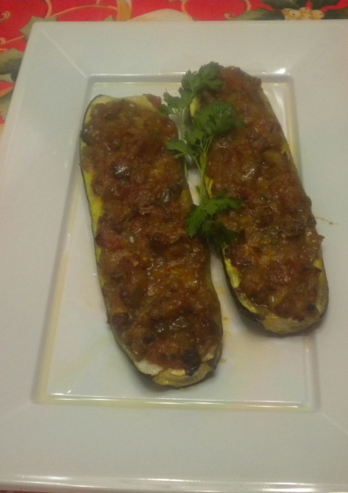 Una foto de Calabacín relleno con pisto