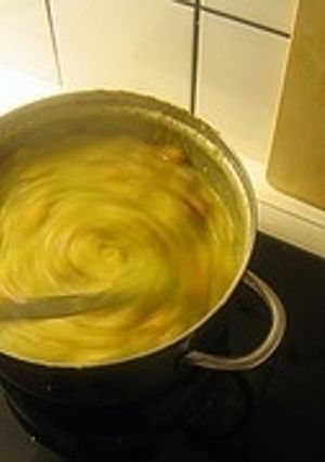 Una foto de Sopa de guisantes (Erwtensoep)