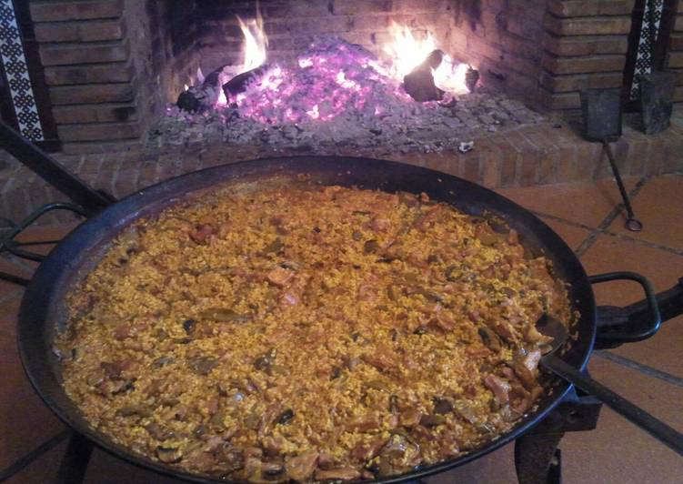 Paella ibérica a leña