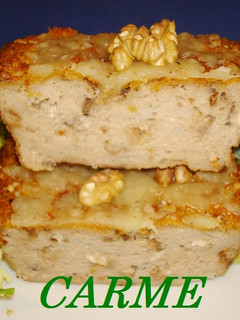 Una foto de Pastel de pan, champiñones y nueces