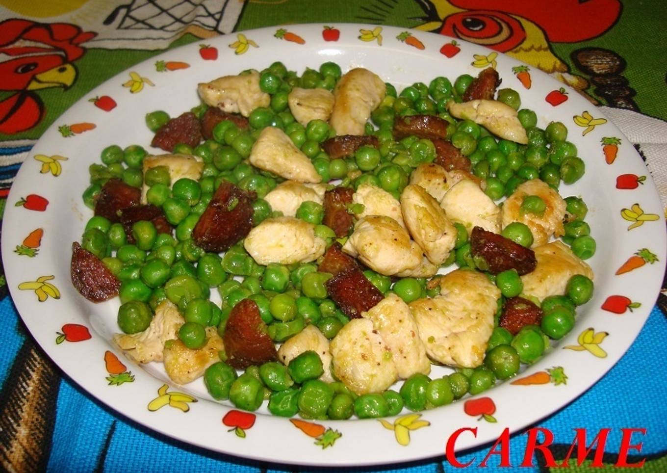 Pollo con guisantes salteados con chorizo<br />
