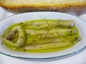 Una foto de bocartes en vinagre