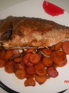 Una foto de Pagel con verduras en escabeche