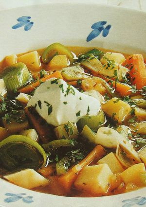 Una foto de Sopa de verduras con queso mascarpone