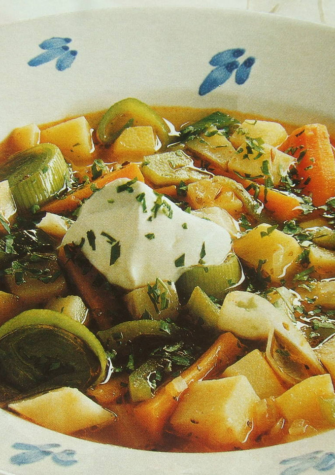 Una foto de Sopa de verduras con queso mascarpone