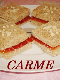 Una foto de Bocaditos integrales de jamón y queso
