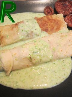 Una foto de Crêpes de espárragos con su salsa
