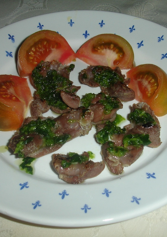 Una foto de Mollejas de pollo plancha con picadillo