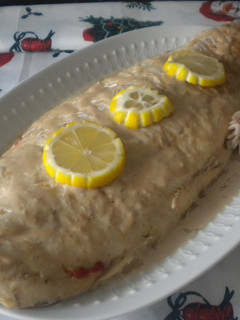 Una foto de Merluza rellena de marisco plato para navidad