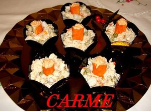 Foto principal de Aperitivos en vasito rellenos de ensalada de arroz con surimi