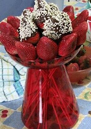 Una foto de Frutillas nevadas navideñas