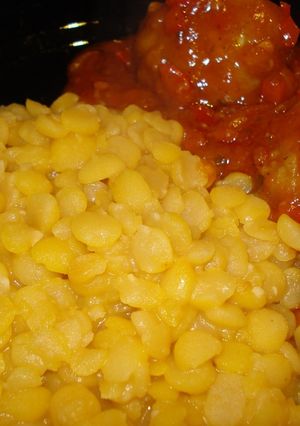Foto principal de Guisantes amarillos con albóndigas