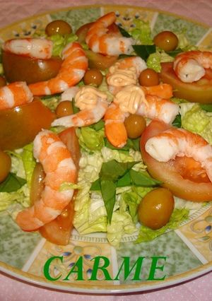 Una foto de Ensalada de lechuga y langostinos para dieta