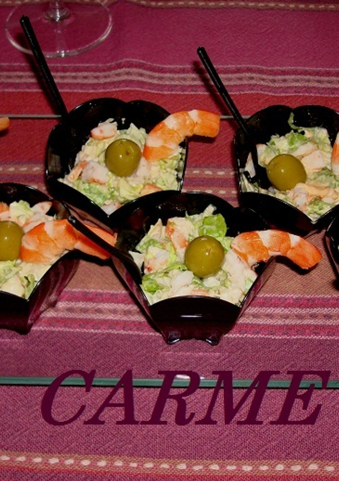 Una foto de Tulipas rellenas de cóctel de langostinos para aperitivos