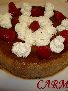 Una foto de Flan de huevo y turrón de café