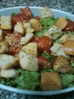 Una foto de Ensalada mixta con sorpresa