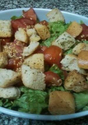 Una foto de Ensalada mixta con sorpresa