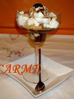 Una foto de Postre de café y helado