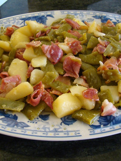 Una foto de Judías verdes salteadas con jamón y ajos