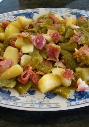 Una foto de Judías verdes salteadas con jamón y ajos