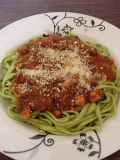 Una foto de Fetuccini con salsa y champignon