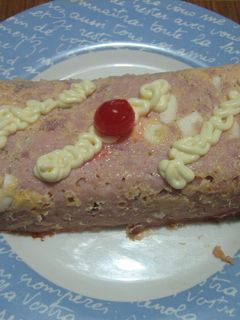 Una foto de Pastel de carne picada de pollo y baicon