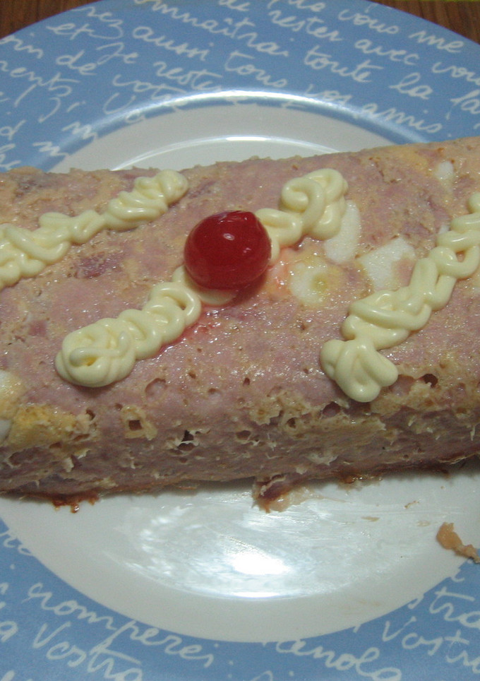 Una foto de Pastel de carne picada de pollo y baicon