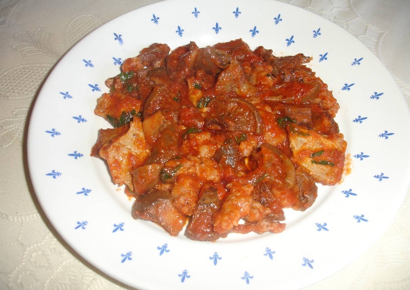Esclatasangs, magro y carne picada de cerdo con tomate