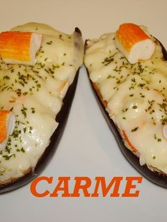 Una foto de Berenjenas rellenas de arroz y palitos de mar
