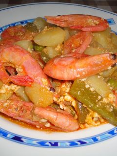 Una foto de Guiso de gambas con patatas